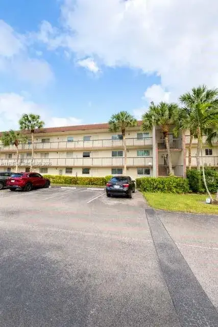 2 bedroom 2 bath Residential for sale at 1701 NW 75th Ave # 208, Plantation FL 33313