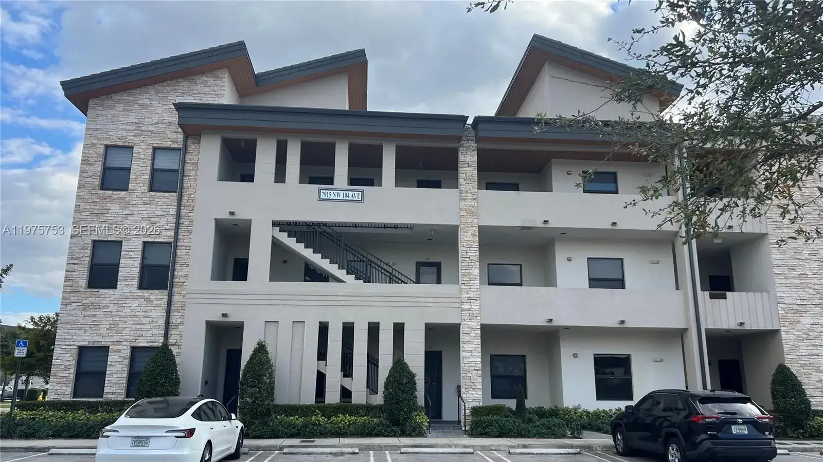 2 bedroom 2 bath Residential for sale at 7915 NW 104th Ave # 33, Doral FL 33178