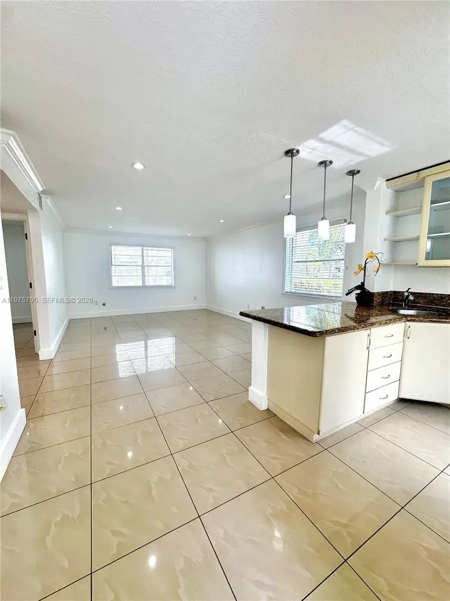 2 bedroom 1 bath Residential for sale at 17255 SW 95th Ave # 101, Palmetto Bay FL 33157
