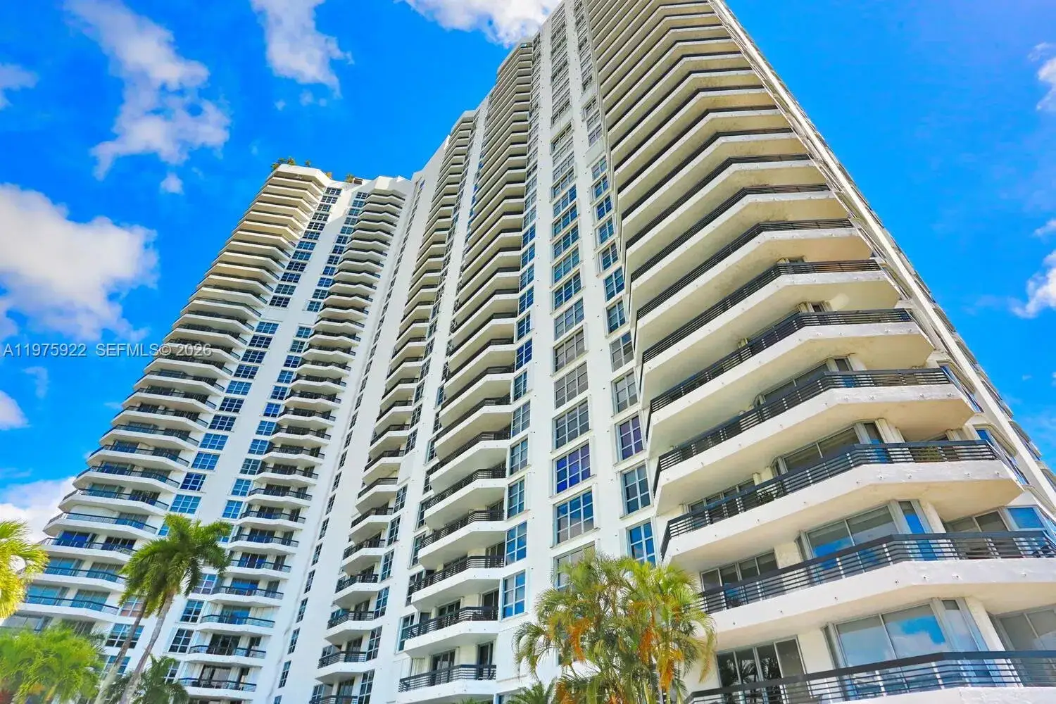 2 bedroom 2 bath Residential for sale at 3530 Mystic Pointe Dr # 2807, Aventura FL 33180