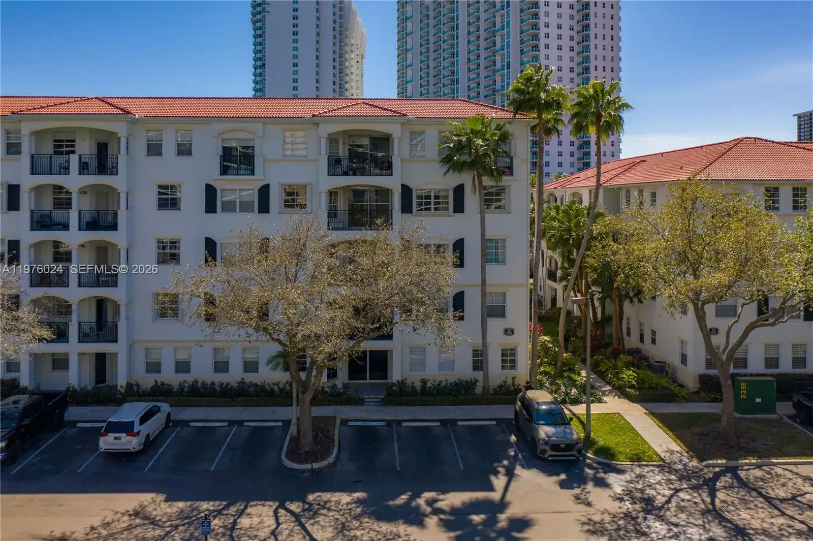3 bedroom 2 bath Residential Lease for rent at 3255 NE 184th St # 12101, Aventura FL 33160