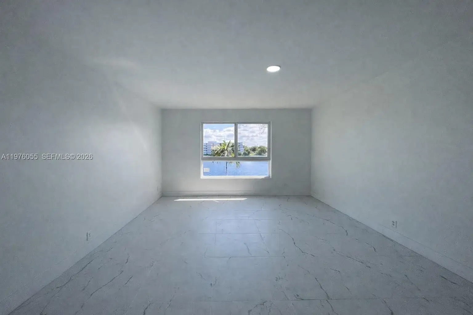 2 bedroom 2 bath Residential Lease for rent at 19255 NE 2nd Ave # 2224, Miami FL 33179