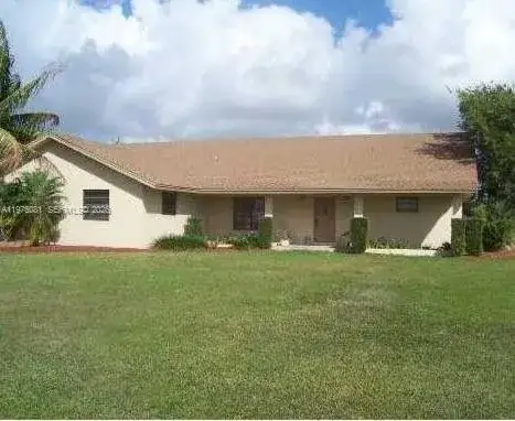 8 bedroom 4 bath Residential for sale at 36995 SW 209th Ave, Homestead FL 33034