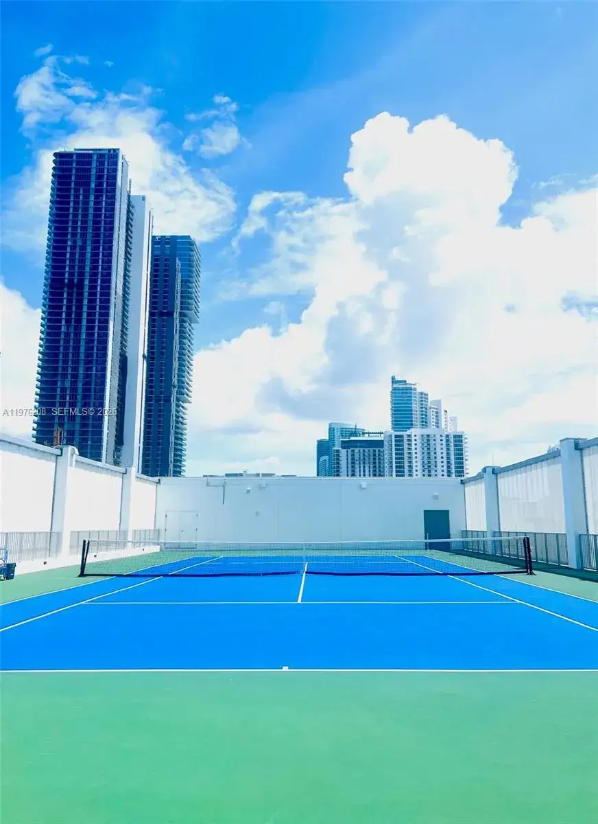 1 bedroom 1 bath Residential for sale at 700 NE 26th Ter # 3504, Miami FL 33137