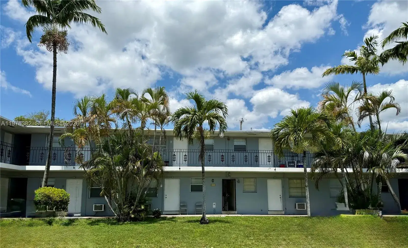 1 bedroom 1 bath Residential Lease for rent at 519 SW 27th Ave # 207, Fort Lauderdale FL 33312