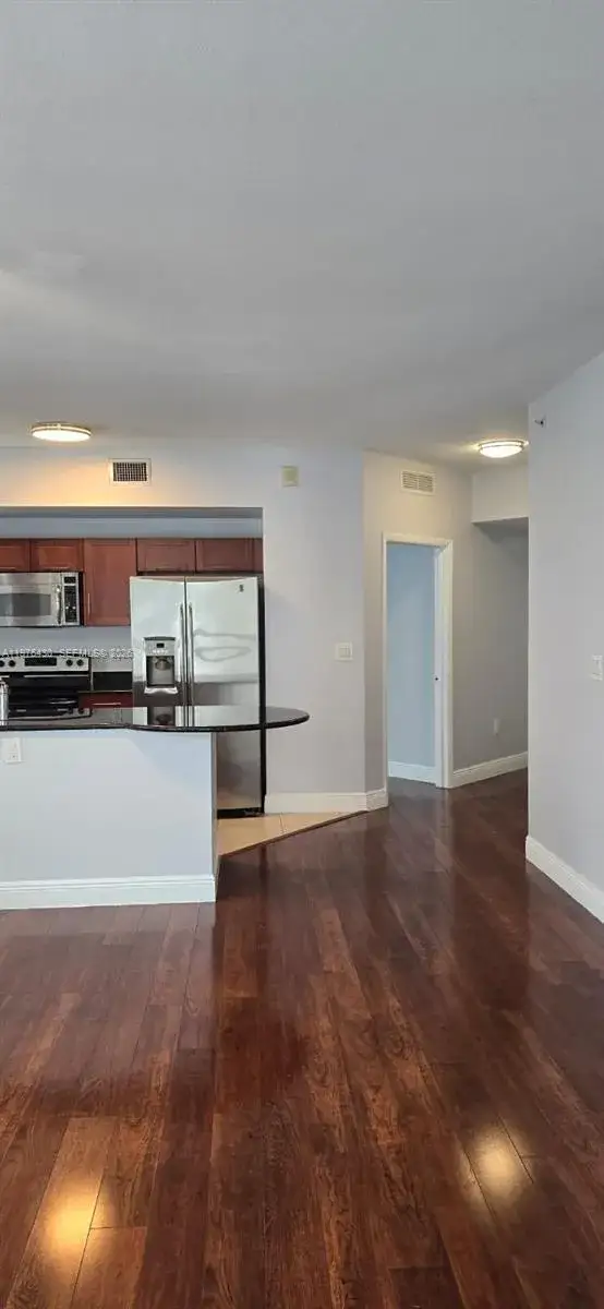 2 bedroom 2 bath Residential Lease for rent at 7280 SW 90th St # 601, Miami FL 33156