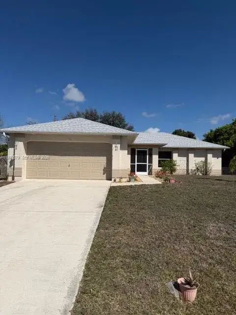 2 bedroom 1 bath Residential Lease for rent at 1205 SW 29 Ter, Cape Coral FL 33914
