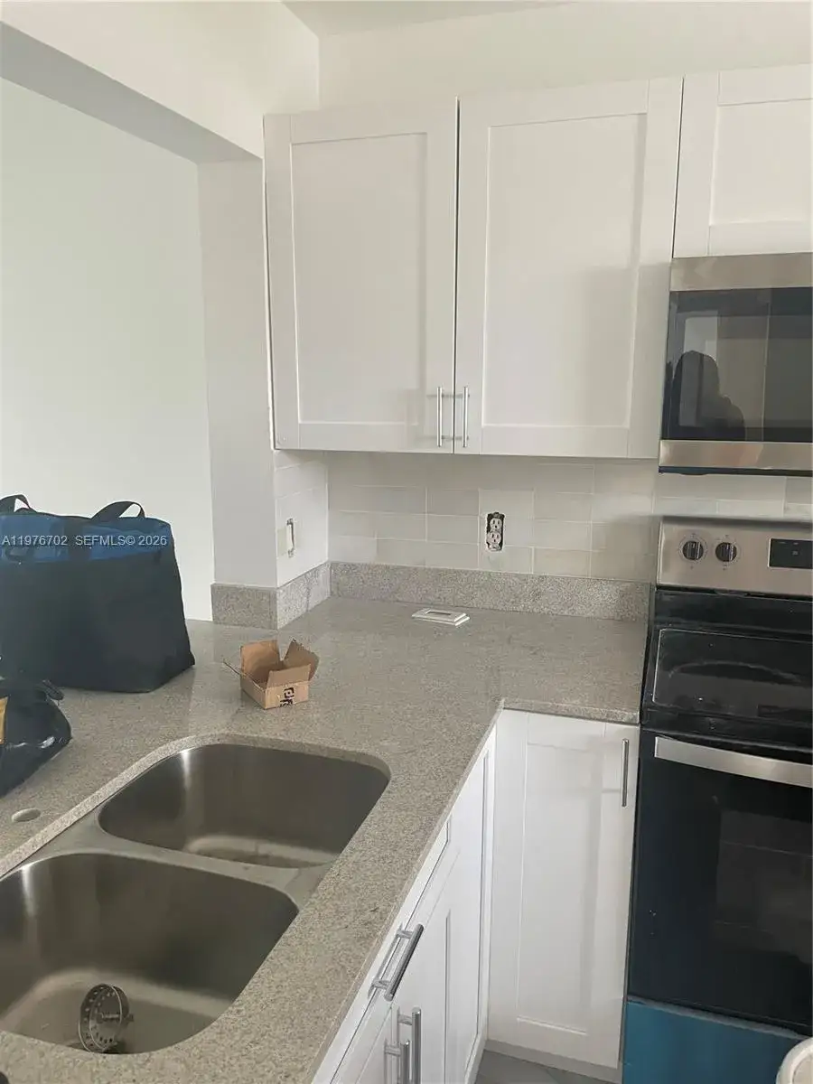 2 bedroom 2 bath Residential Lease for rent at 20725 NE 8th Ct # 11, Miami FL 33179