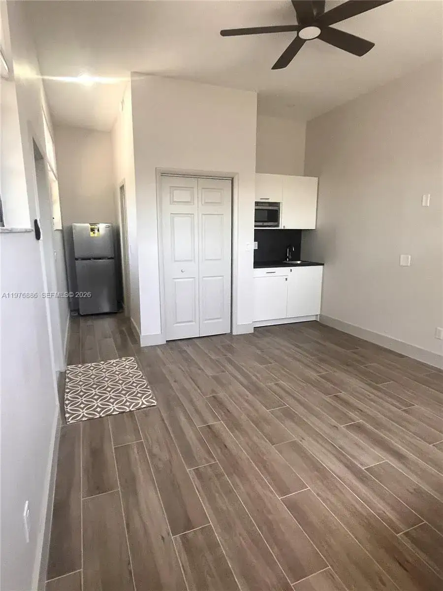 1 bedroom 1 bath Residential Lease for rent at 7760 SW 20th St # 1, Miami FL 33155