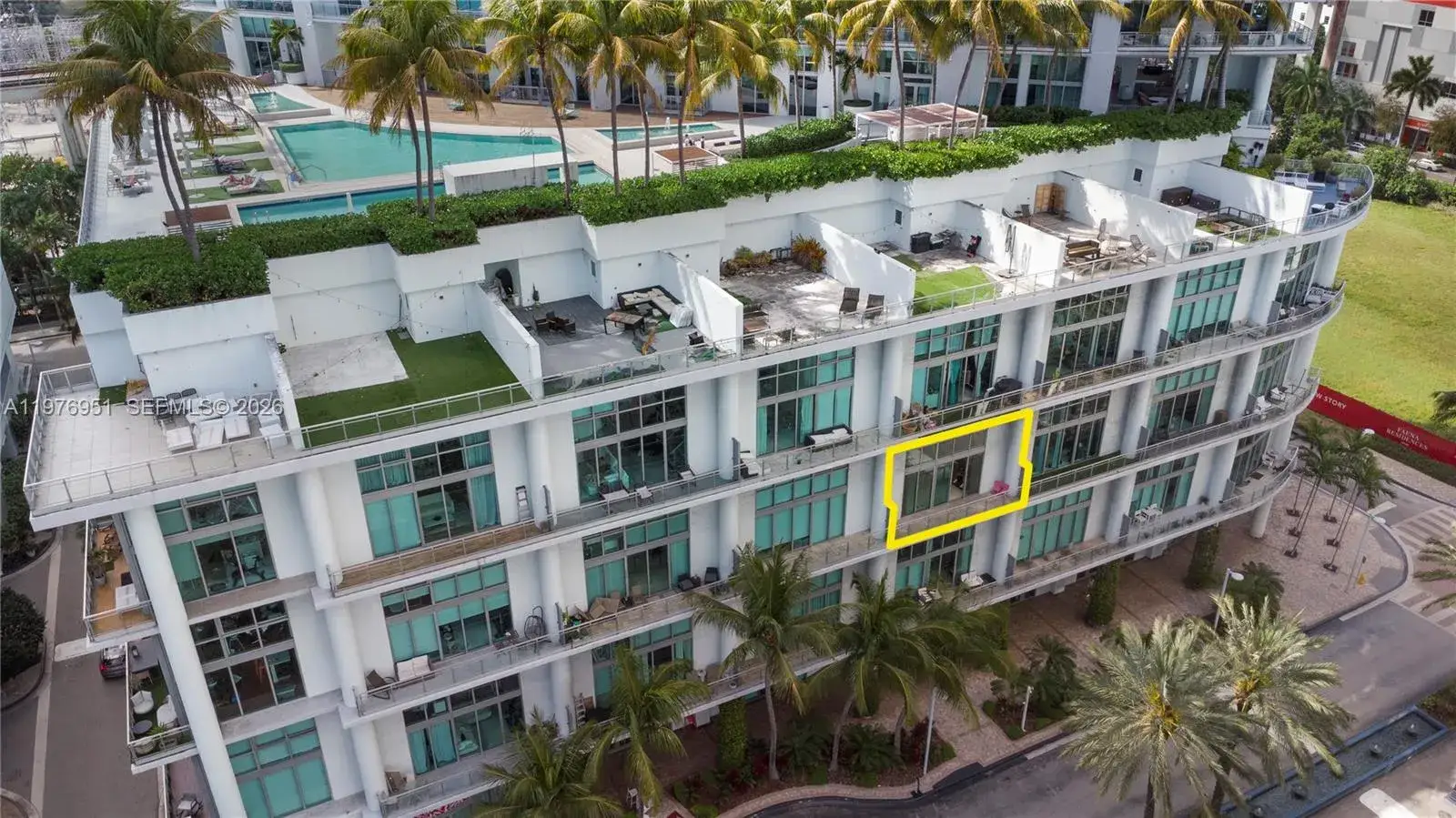 2 bedroom 2 bath Residential for sale at 90 SW 3rd St, Miami FL 33130