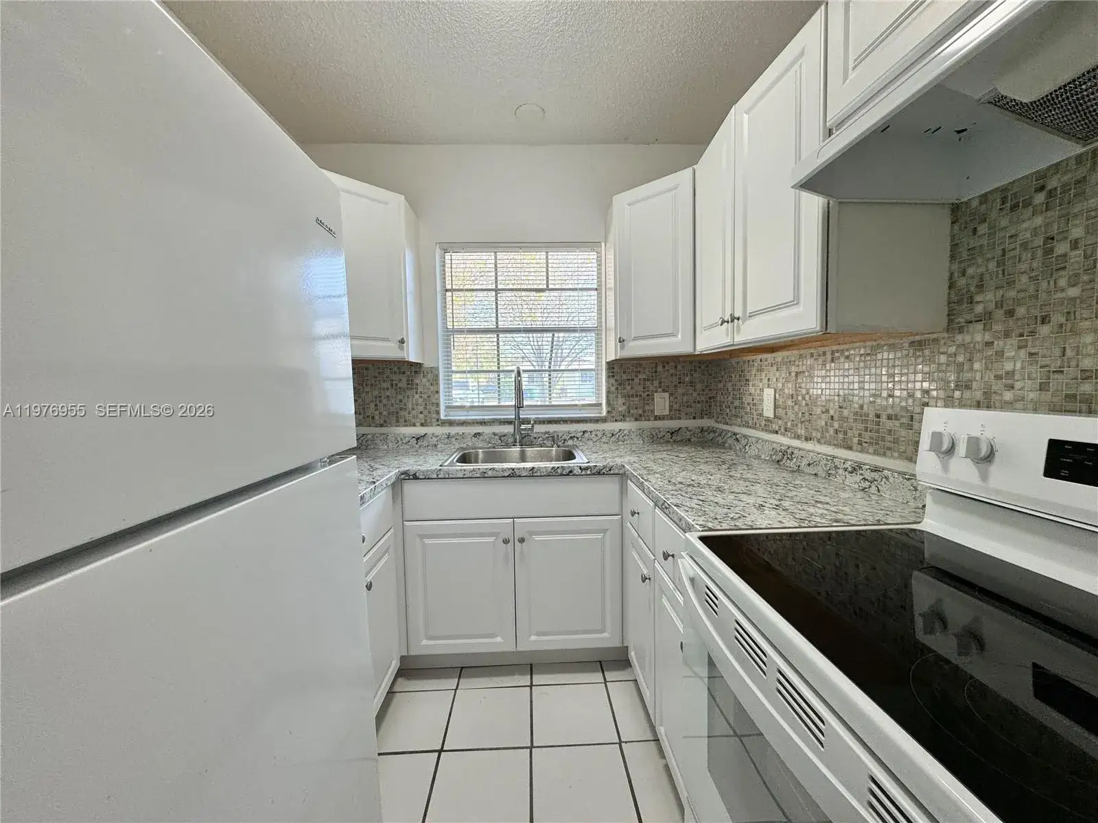 2 bedroom 1 bath Residential Lease for rent at 4140 Woodside Dr # 107, Coral Springs FL 33065