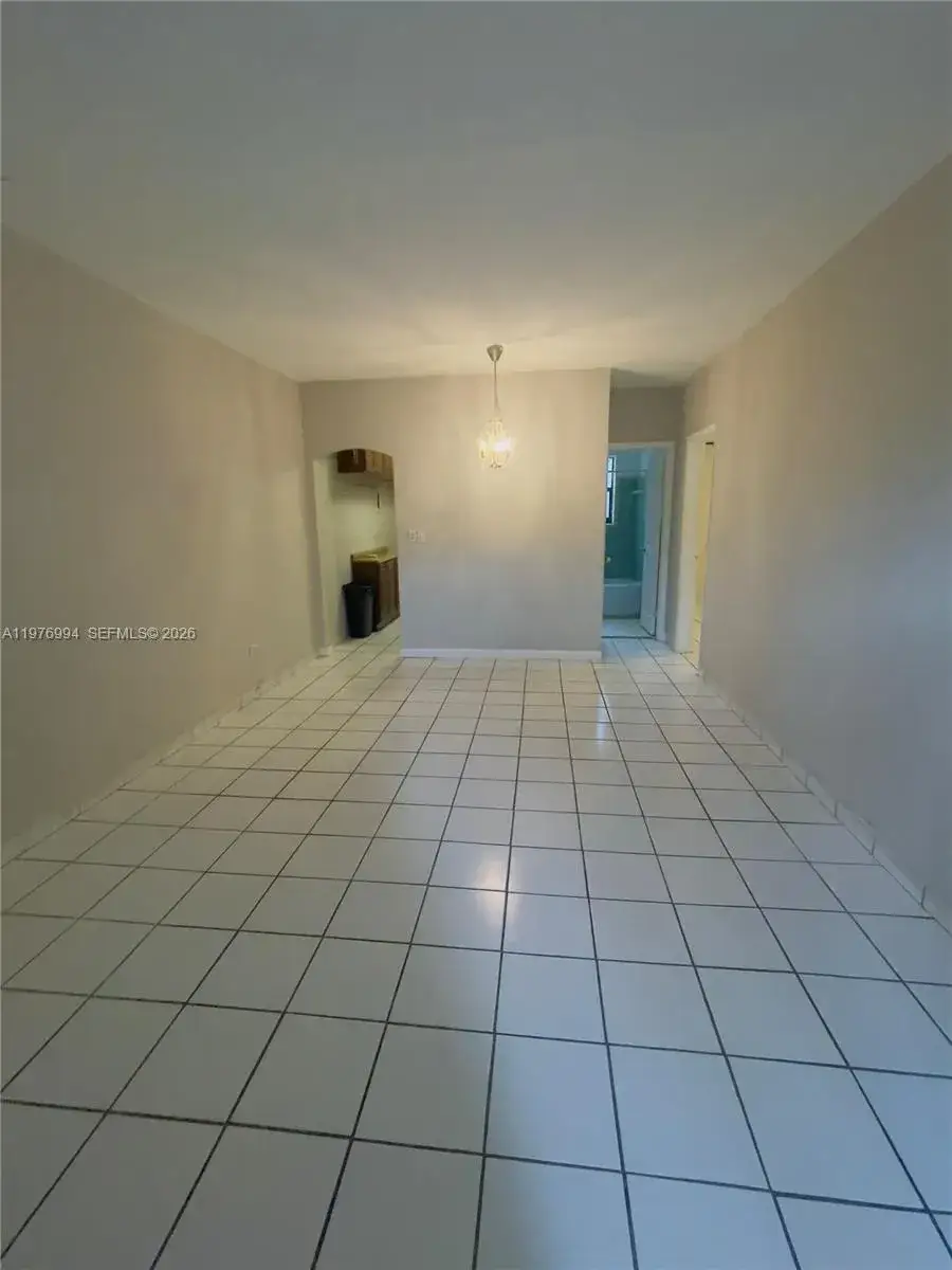 1 bedroom 1 bath Residential Lease for rent at 807 86th St # 805, Miami Beach FL 33141