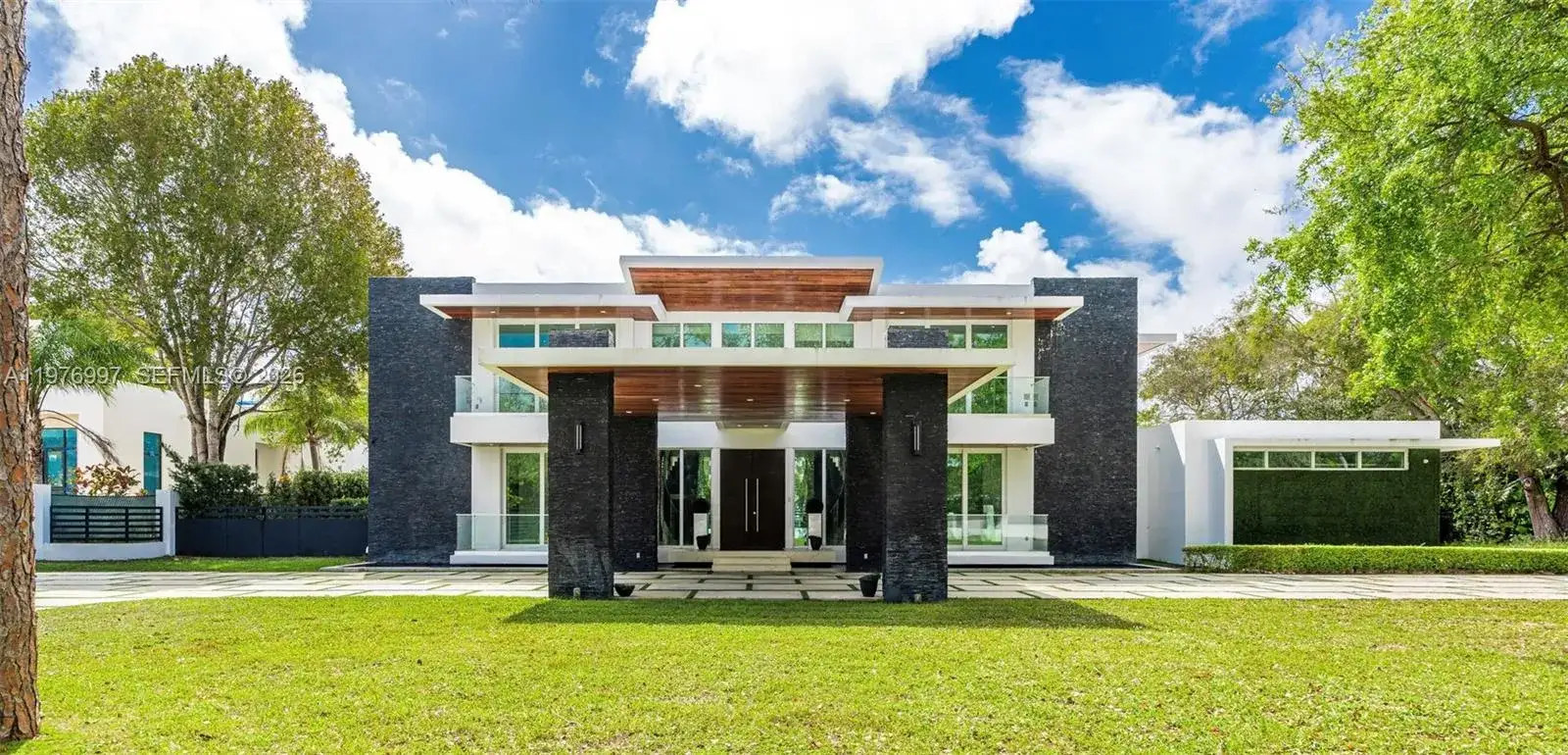8 bedroom 10 bath Residential for sale at 6300 SW 126th St, Pinecrest FL 33156