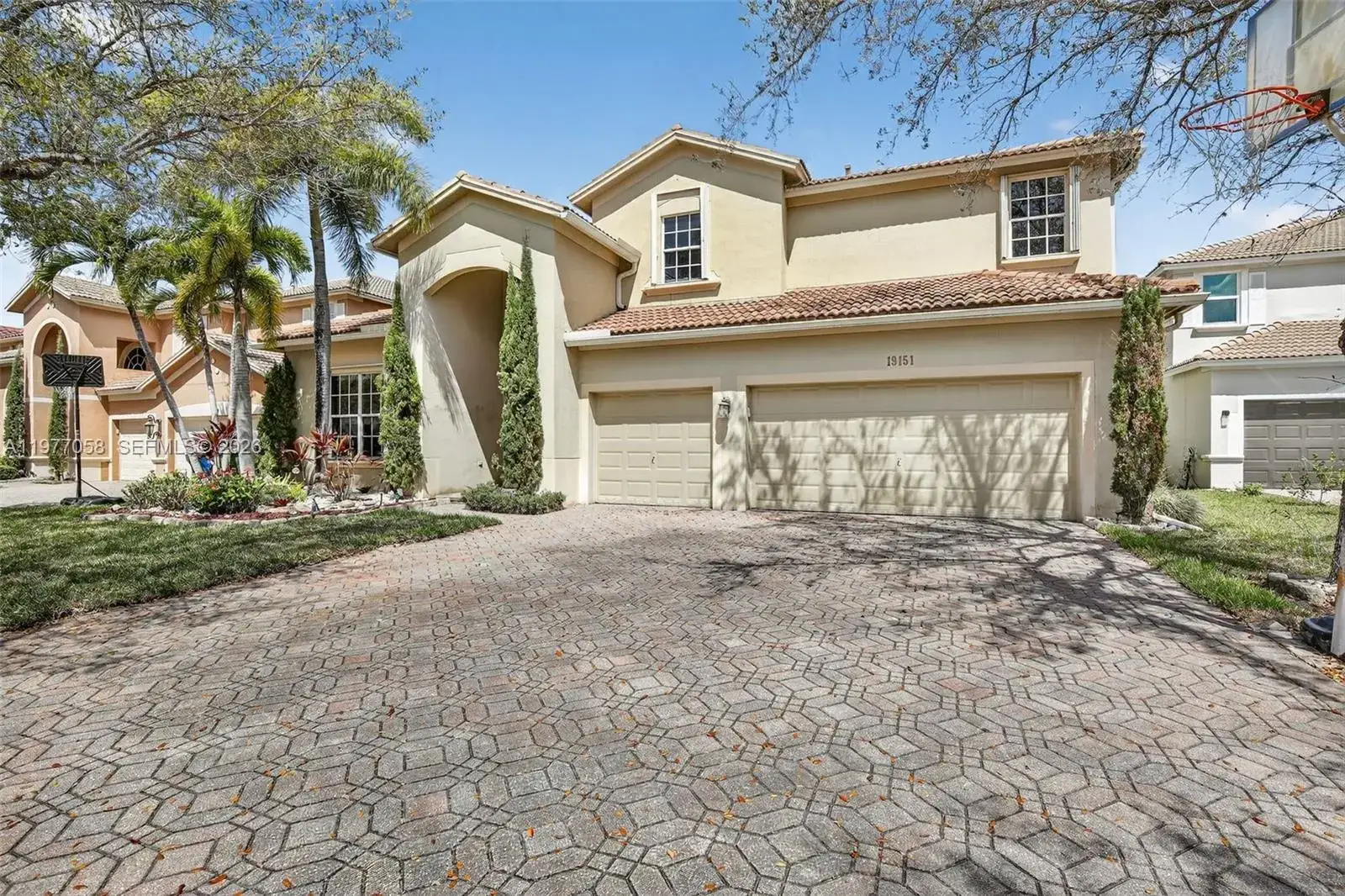 5 bedroom 5 bath Residential for sale at 19151 N Hibiscus St, Weston FL 33332