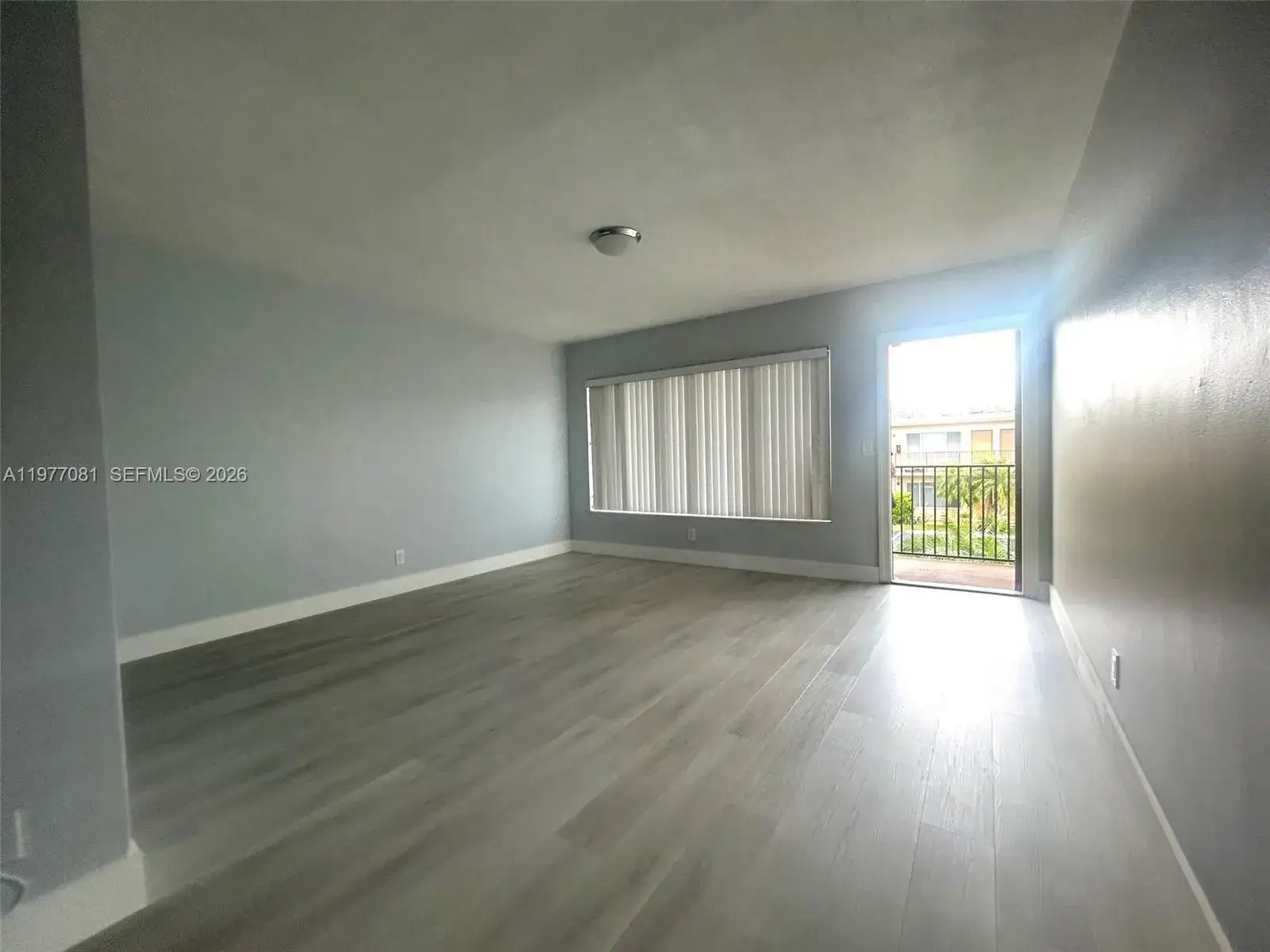 1 bedroom 1 bath Residential for sale at 2309 S Federal Hwy # 17, Boynton Beach FL 33435