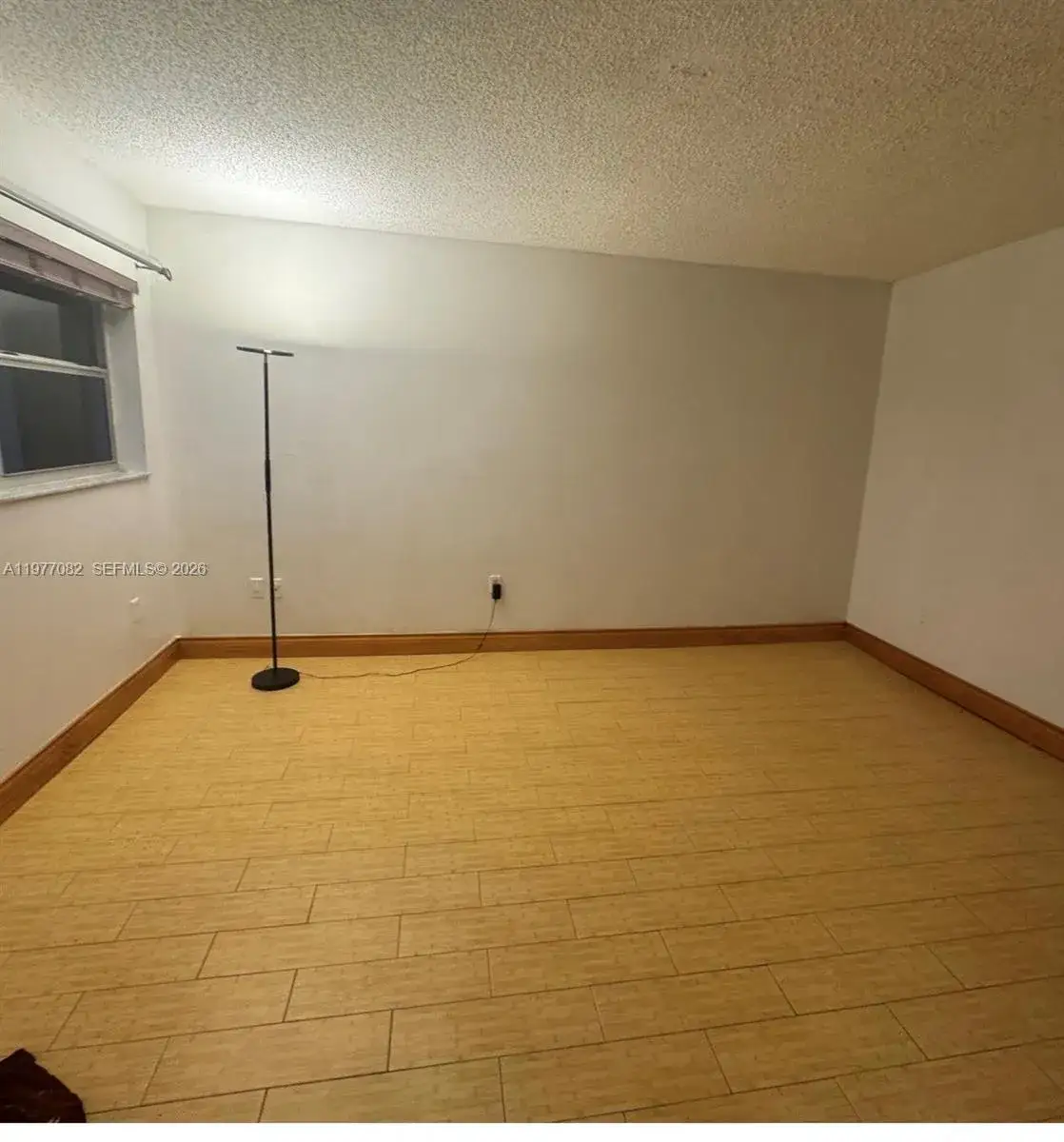2 bedroom 2 bath Residential for sale at 1855 W 60th St # 425, Hialeah FL 33012