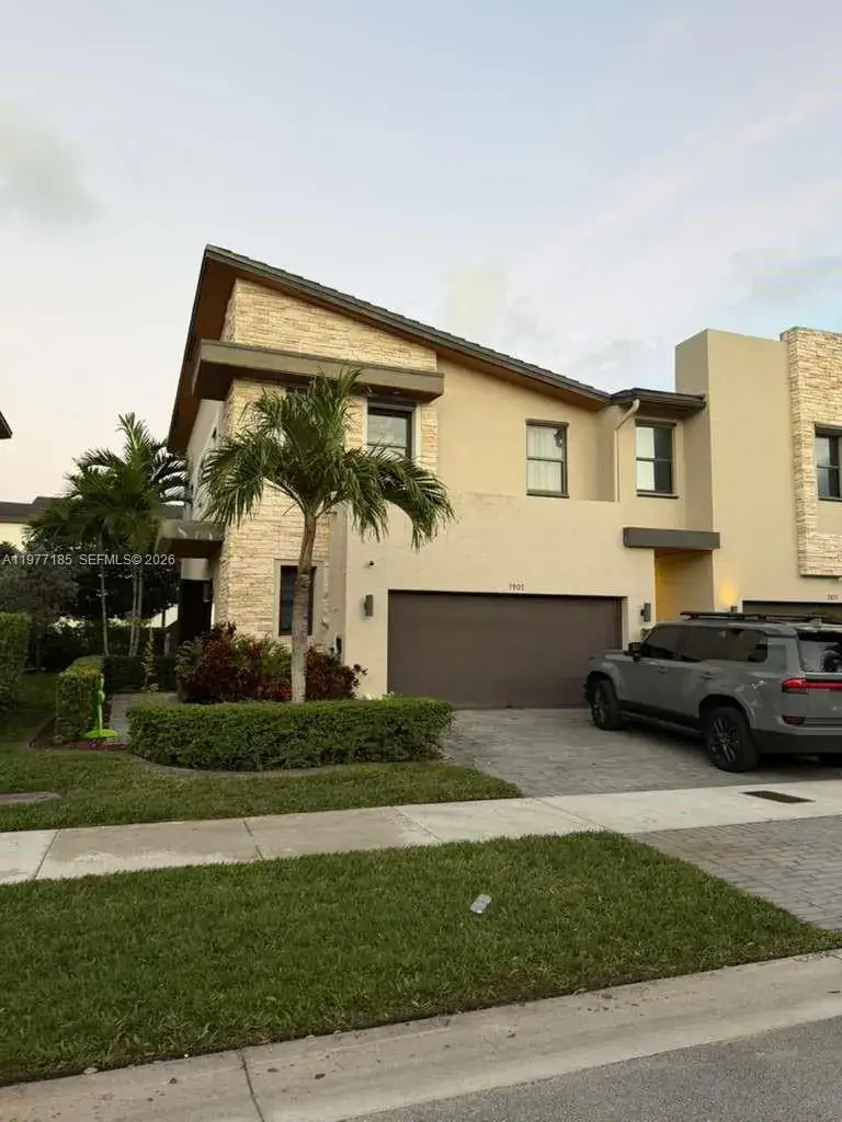 3 bedroom 2 bath Residential for sale at 7905 NW 104th Ct, Doral FL 33178