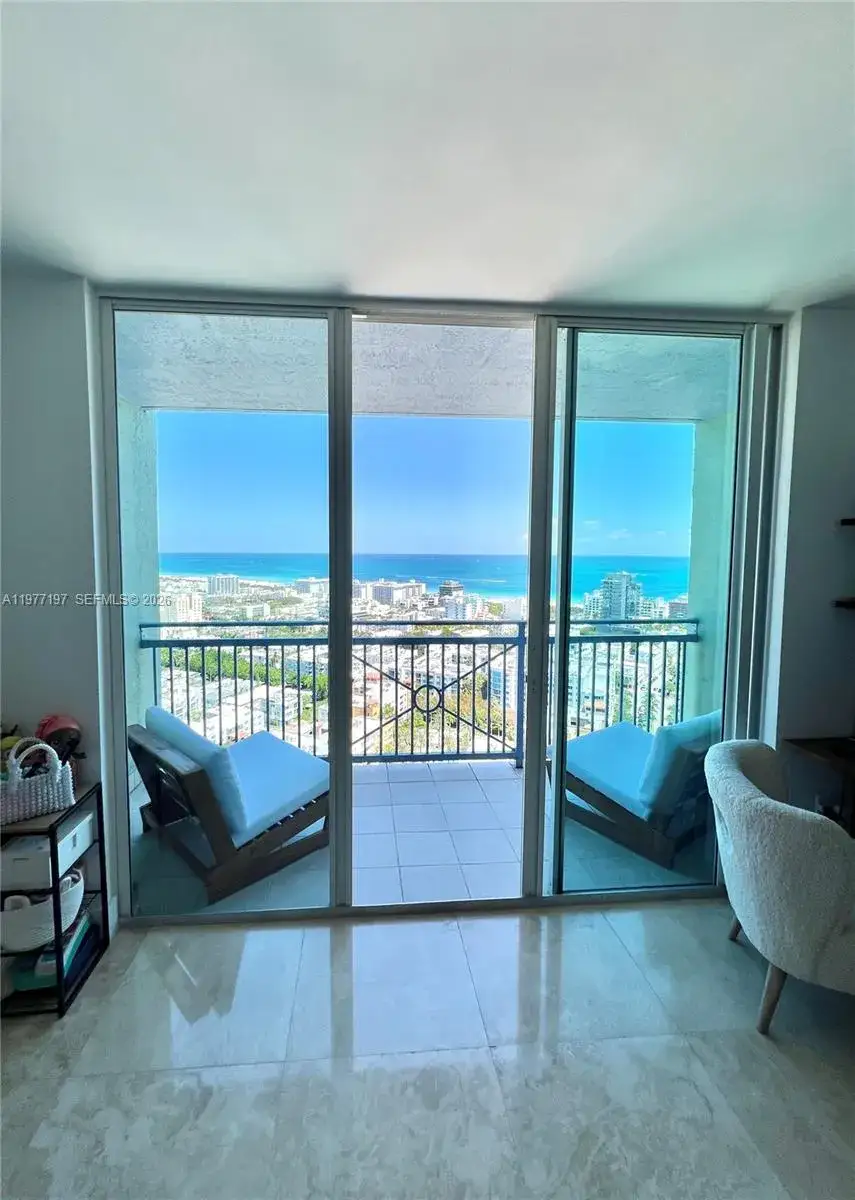 1 bedroom 1 bath Residential Lease for rent at 90 Alton Rd # 3007, Miami Beach FL 33139