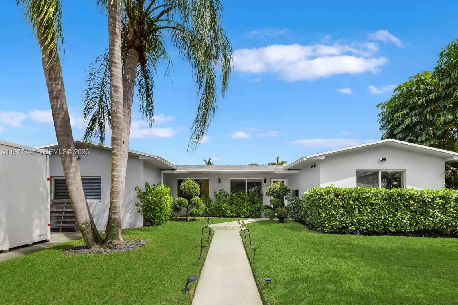 3 bedroom 2 bath Residential for sale at 21015 NE 19th Ct, Miami FL 33179