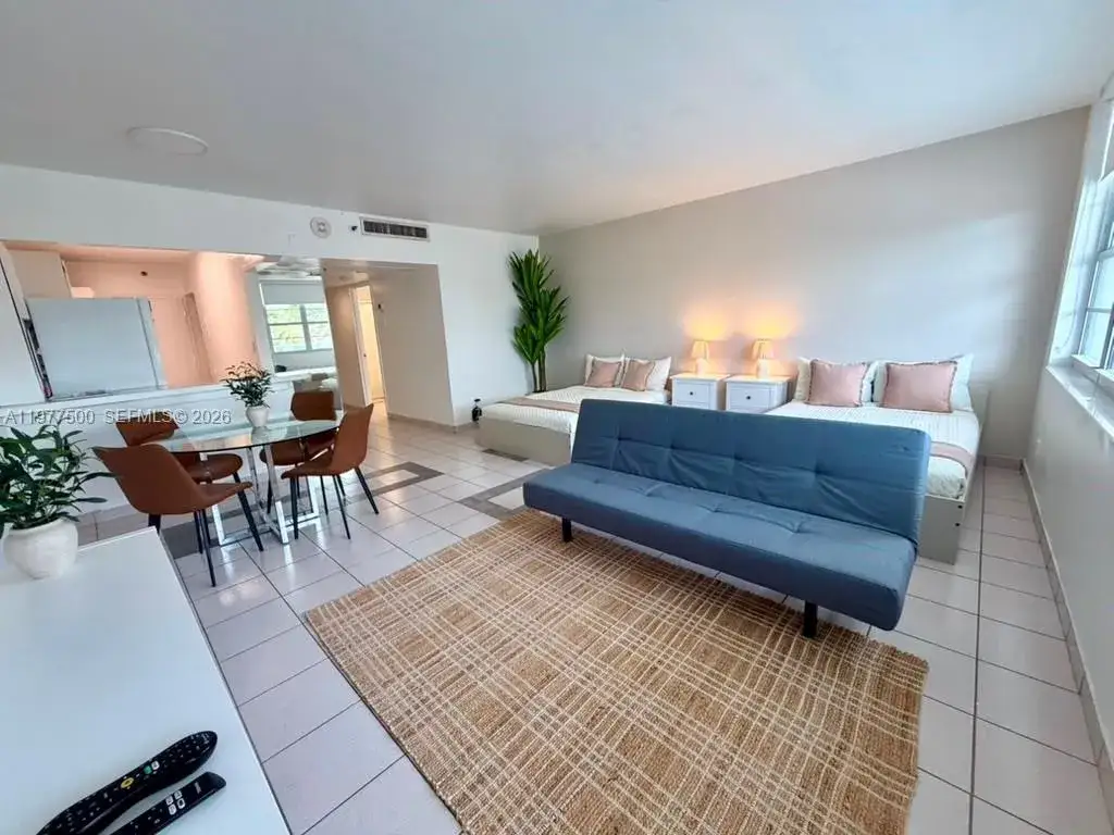 1 bath Residential Lease for rent at 100 Lincoln Rd # 304, Miami Beach FL 33139