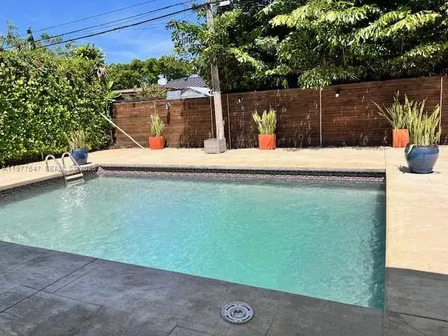 3 bedroom 3 bath Residential for sale at 3911 SW 61st Ave, Miami FL 33155