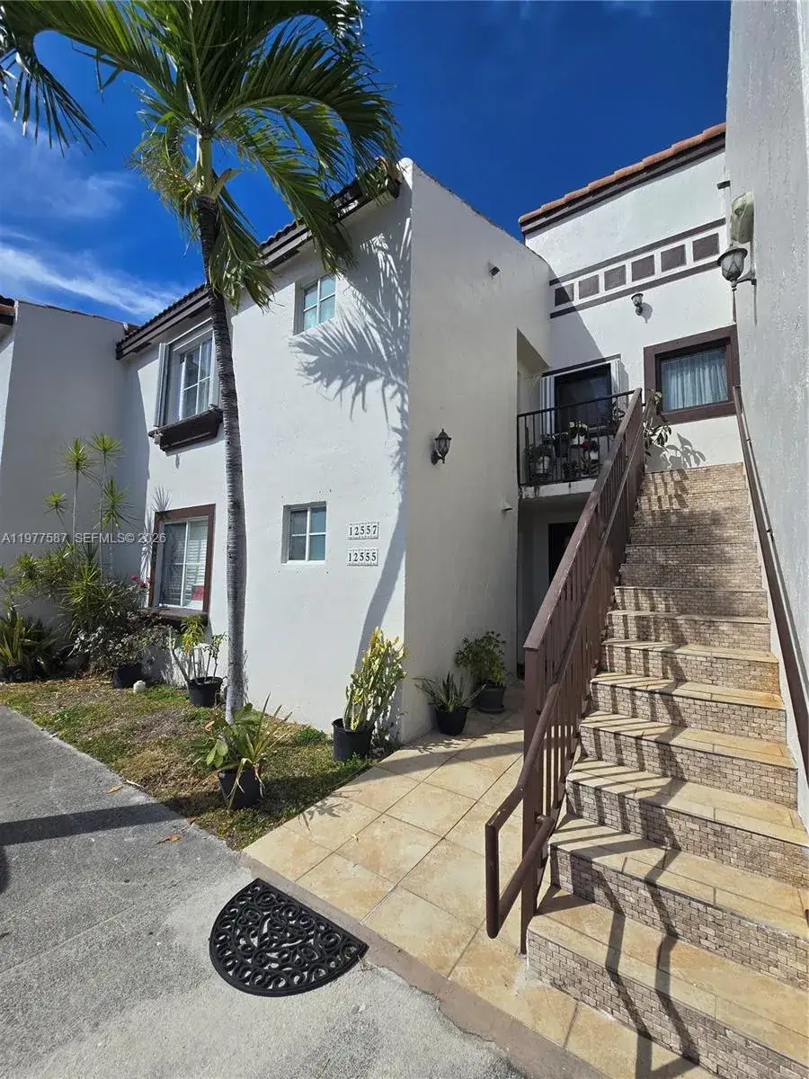 2 bedroom 2 bath Residential for sale at 12555 NW 11th Way # 103, Miami FL 33182