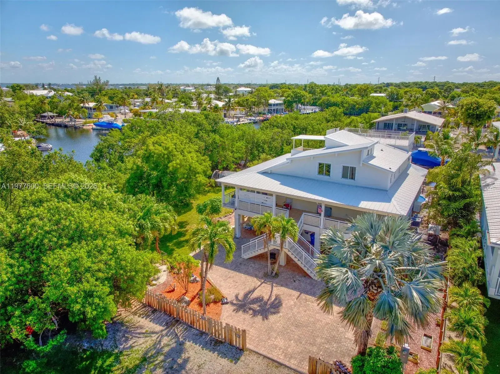3 bedroom 2 bath Residential for sale at 894 Ellen Dr, Key Largo FL 33037