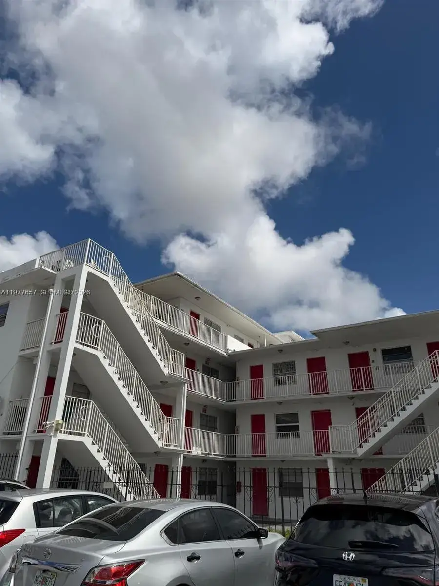 2 bedroom 2 bath Residential Lease for rent at 3211 W Flagler St # 9, Miami FL 33135