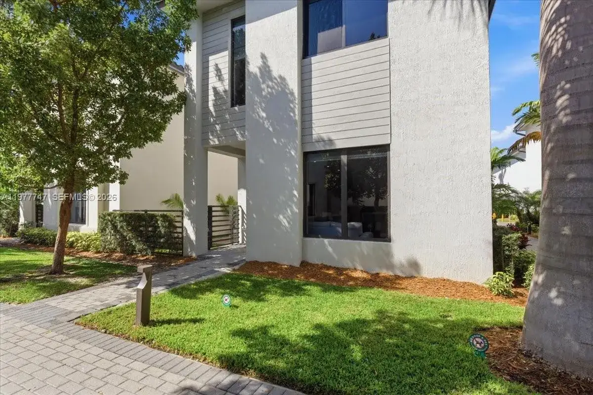 4 bedroom 2 bath Residential for sale at 4395 NW 80th Ct, Doral FL 33166
