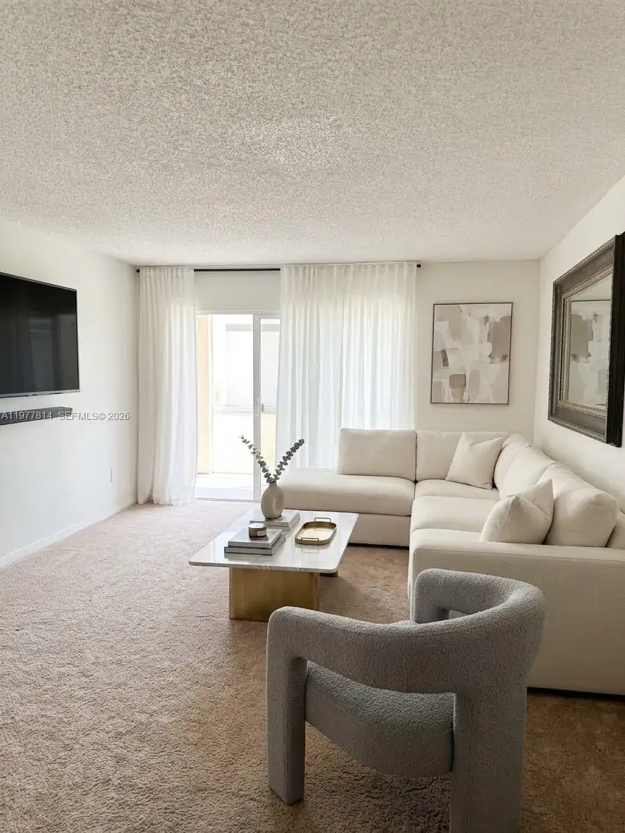 2 bedroom 2 bath Residential for sale at 440 S Park Rd # 102, Hollywood FL 33021