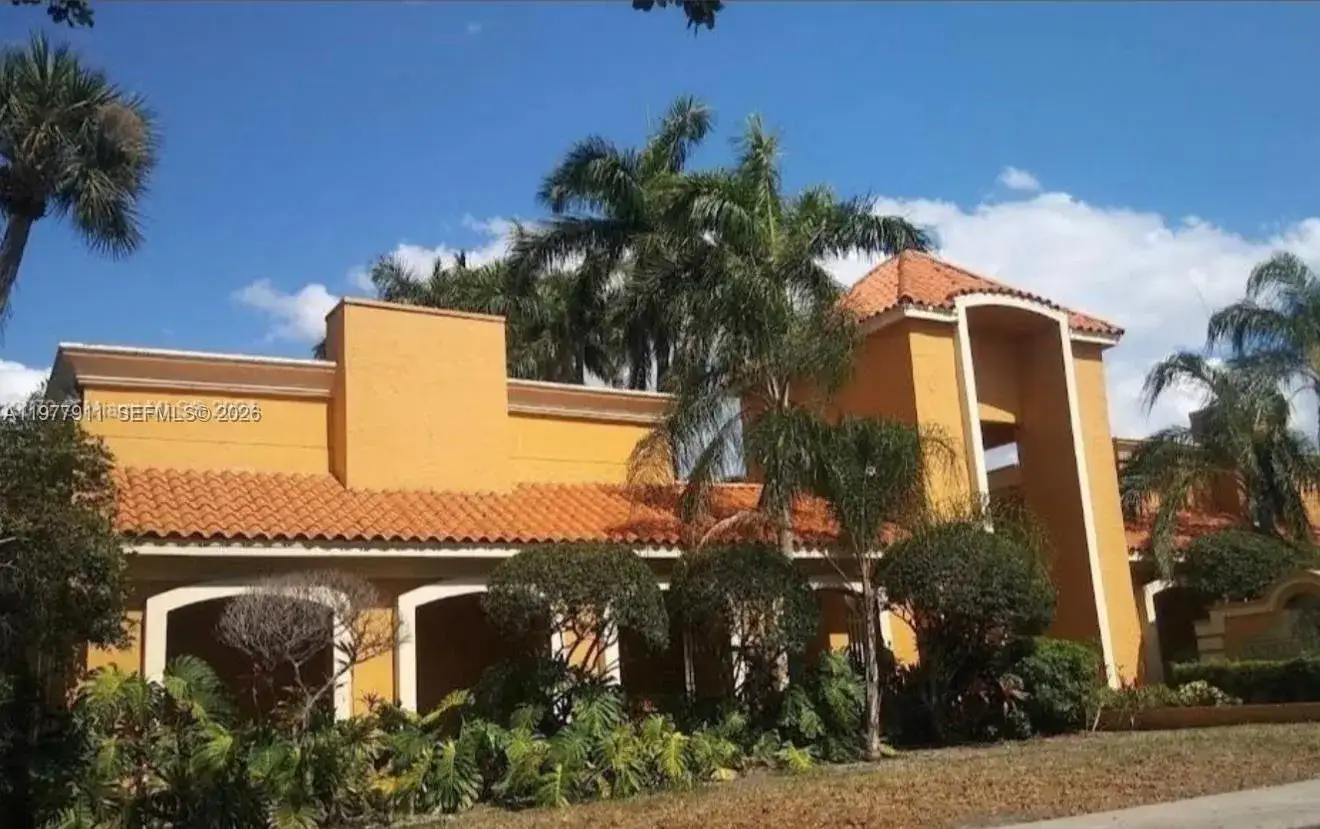 1 bedroom 1 bath Residential for sale at 18111 NW 68th Ave # F210, Hialeah FL 33015