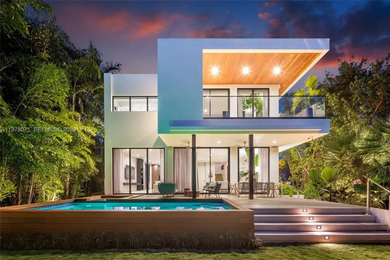 4 bedroom 4 bath Residential for sale at 5701 N Bay Rd, Miami Beach FL 33140