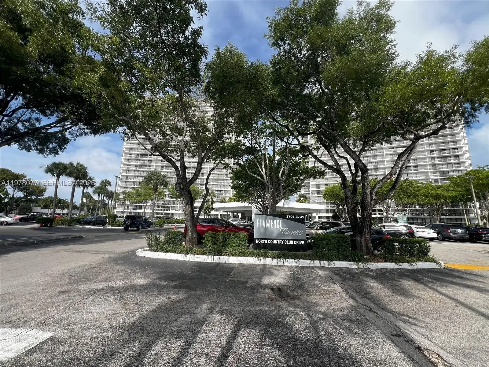 2 bedroom 2 bath Residential for sale at 3701 N Country Club Dr # 201, Aventura FL 33180