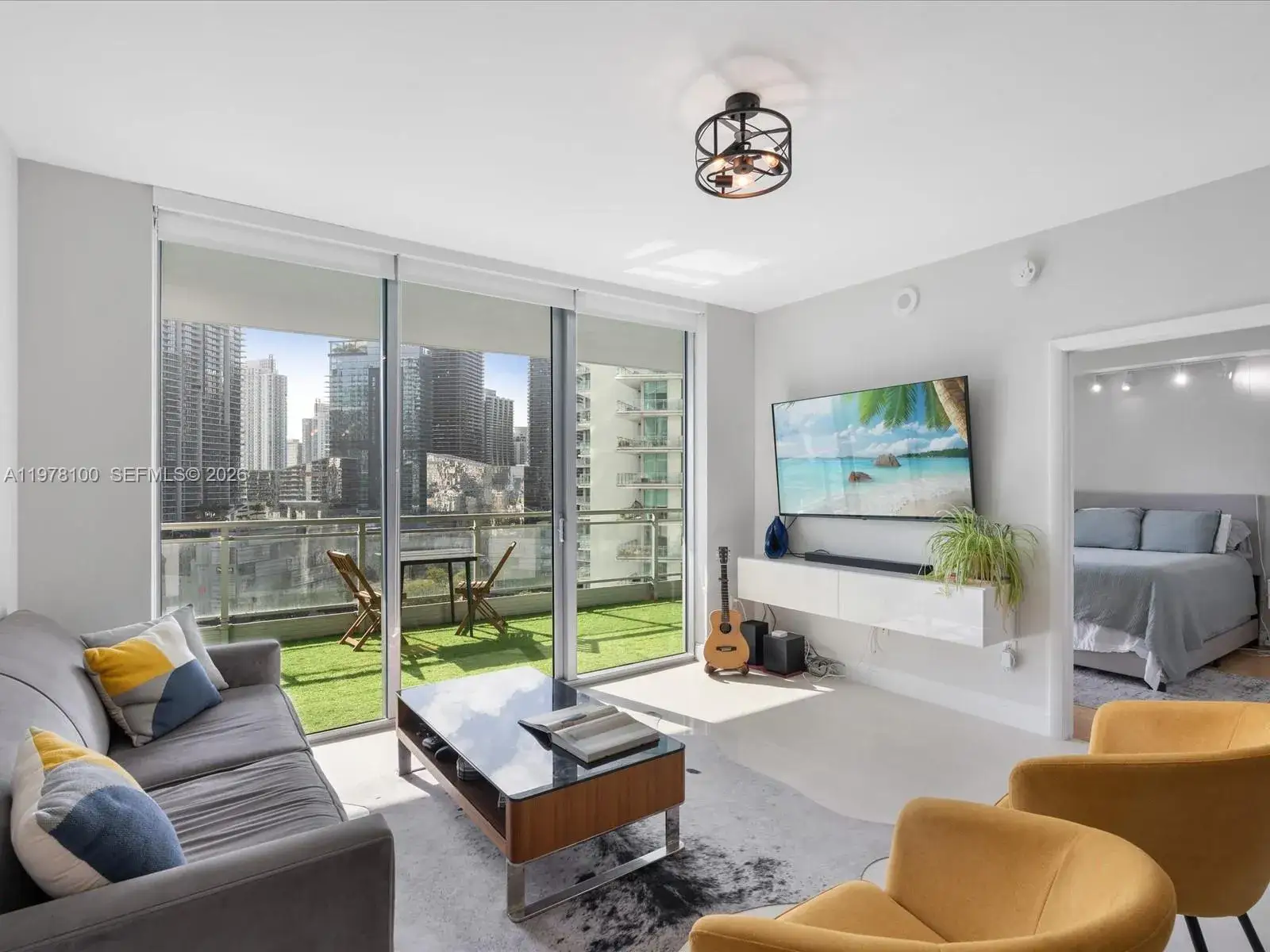 2 bedroom 2 bath Residential Lease for rent at 90 SW 3rd St # 2015, Miami FL 33130