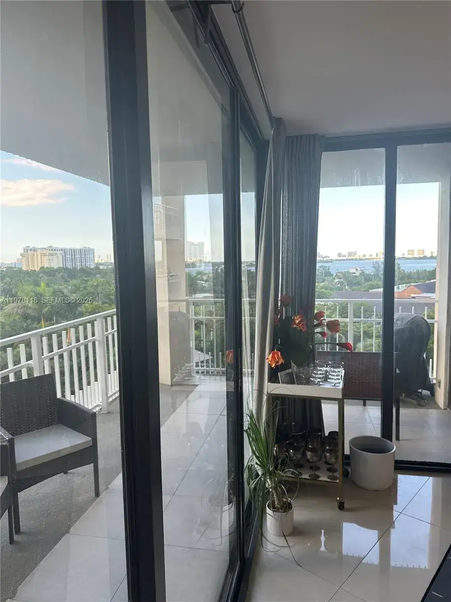 2 bedroom 2 bath Residential for sale at 1000 Quayside Ter # 905, Miami FL 33138