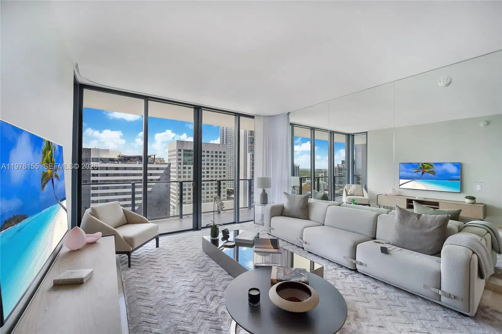2 bedroom 2 bath Residential Lease for rent at 88 SW 7th St # 1810, Miami FL 33130