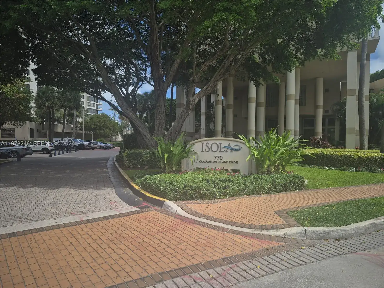 1 bedroom 1 bath Residential for sale at 770 Claughton Island Dr # 2007, Miami FL 33131