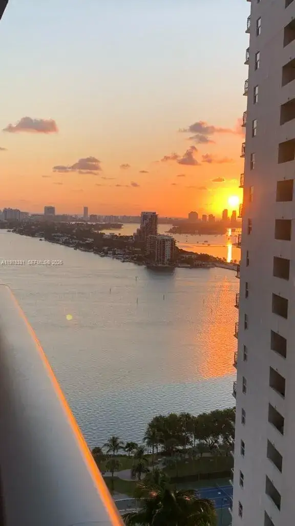 1 bedroom 1 bath Residential for sale at 488 NE 18th St # 2302, Miami FL 33132
