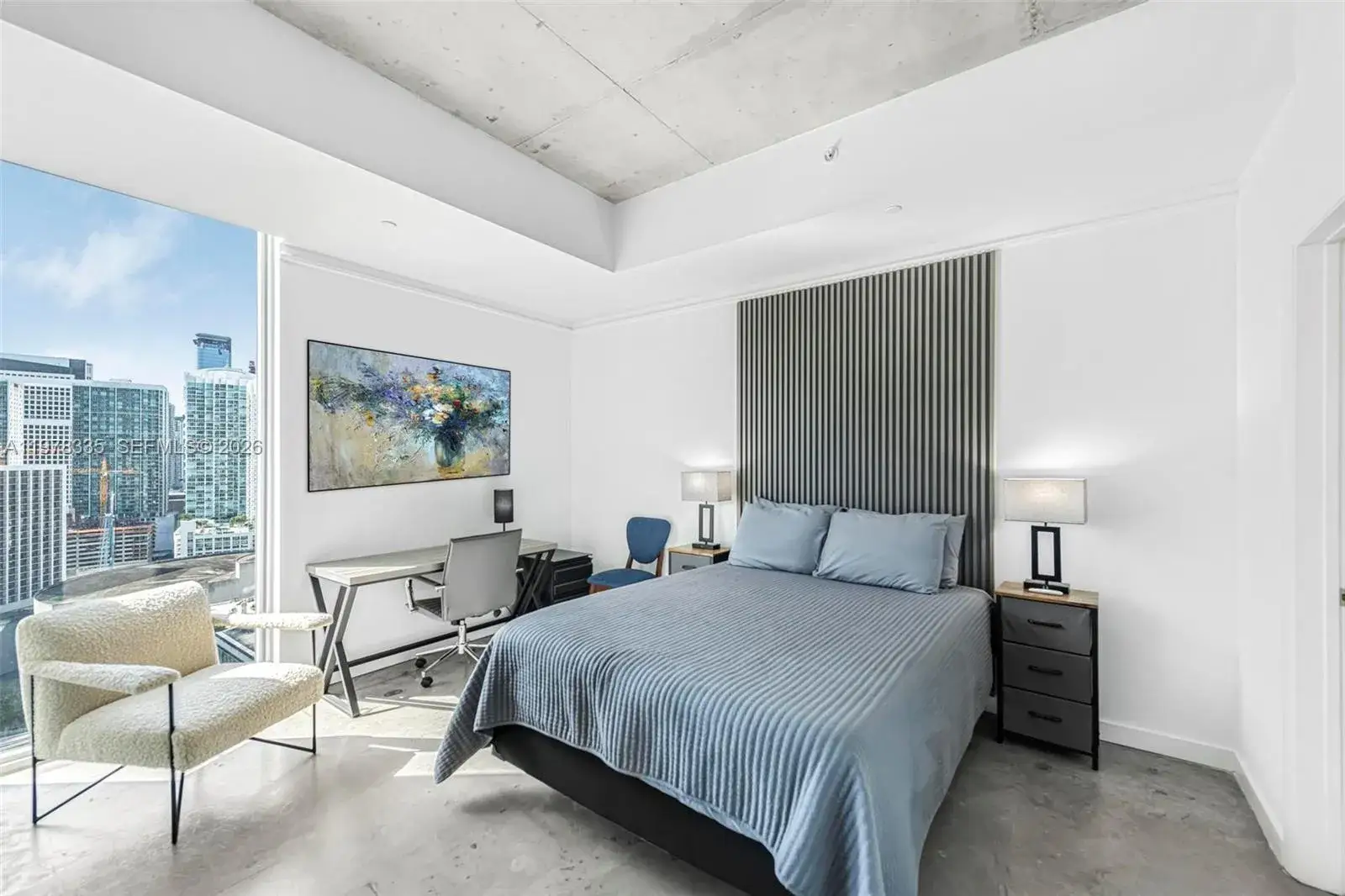 1 bedroom 1 bath Residential Lease for rent at 151 SE 1st St # 2409, Miami FL 33131