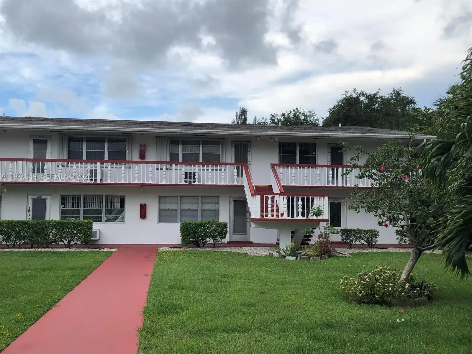 2 bedroom 1 bath Residential for sale at 280 N Northampton, West Palm Beach FL 33417