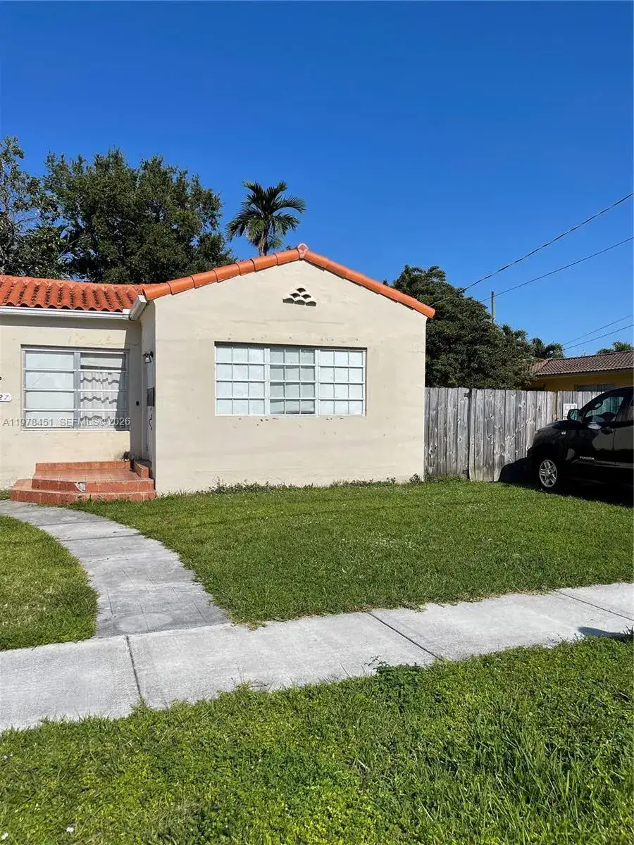 1 bedroom 1 bath Residential Lease for rent at 3127 SW 21st St # 2, Miami FL 33145