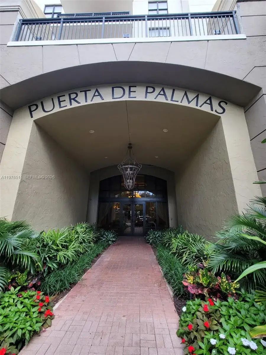 2 bedroom 2 bath Residential for sale at 888 S Douglas Rd # 1110, Coral Gables FL 33134