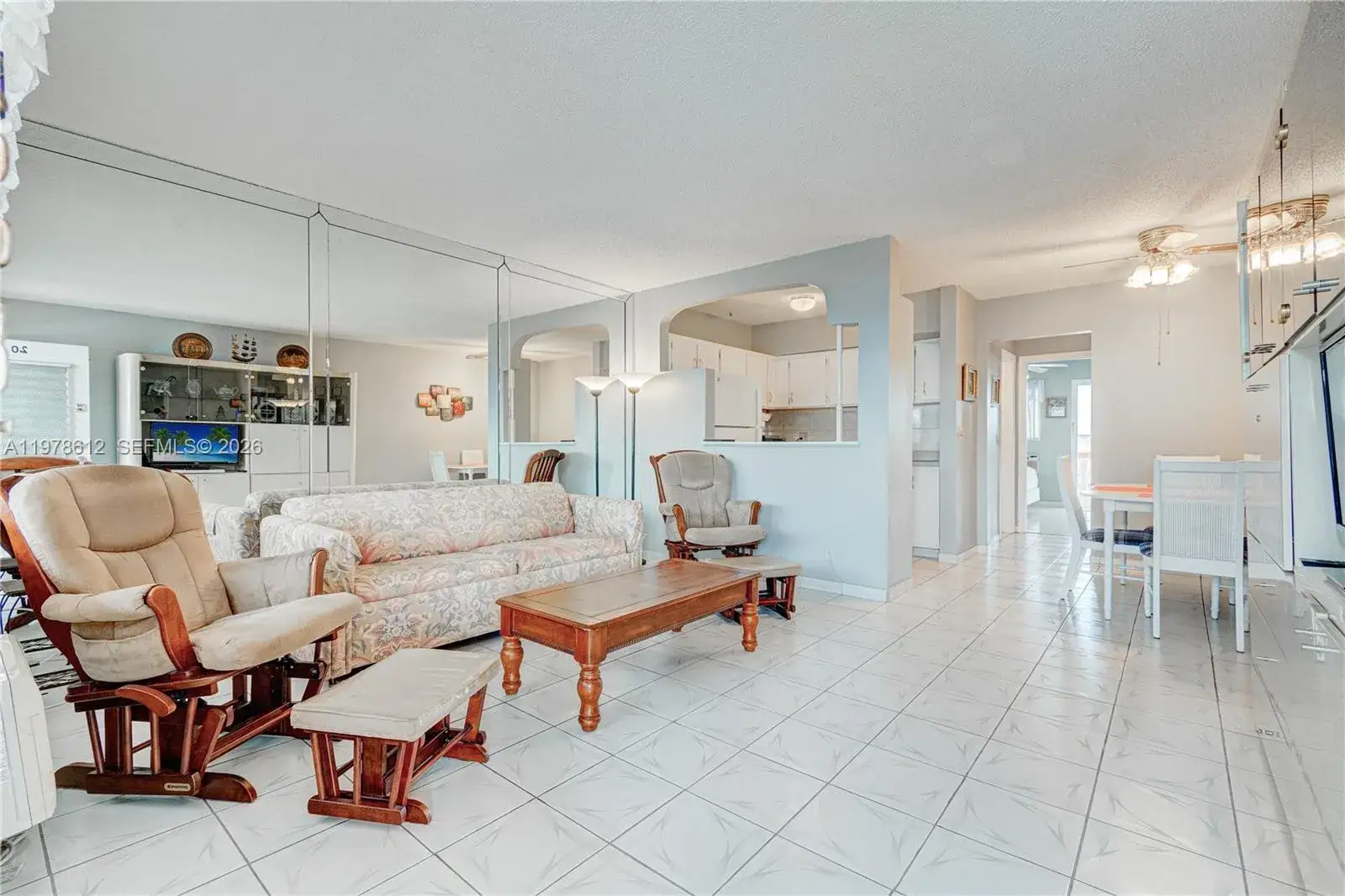 1 bedroom 1 bath Residential for sale at 800 SW 10th Ter # 20T, Hallandale Beach FL 33009