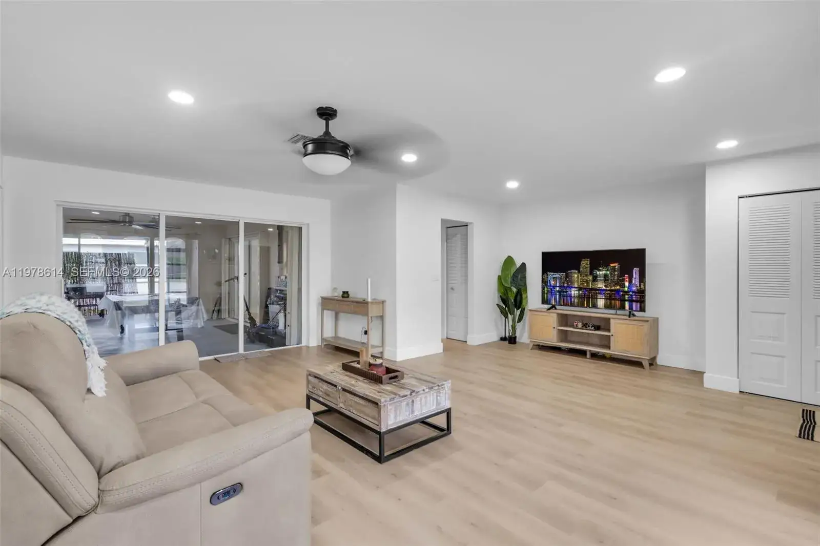 2 bedroom 2 bath Residential for sale at 1180 NW 49th Ct, Deerfield Beach FL 33064