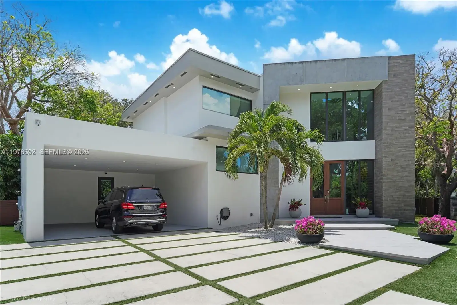 5 bedroom 5 bath Residential Lease for rent at 56 Samana Dr, Miami FL 33133