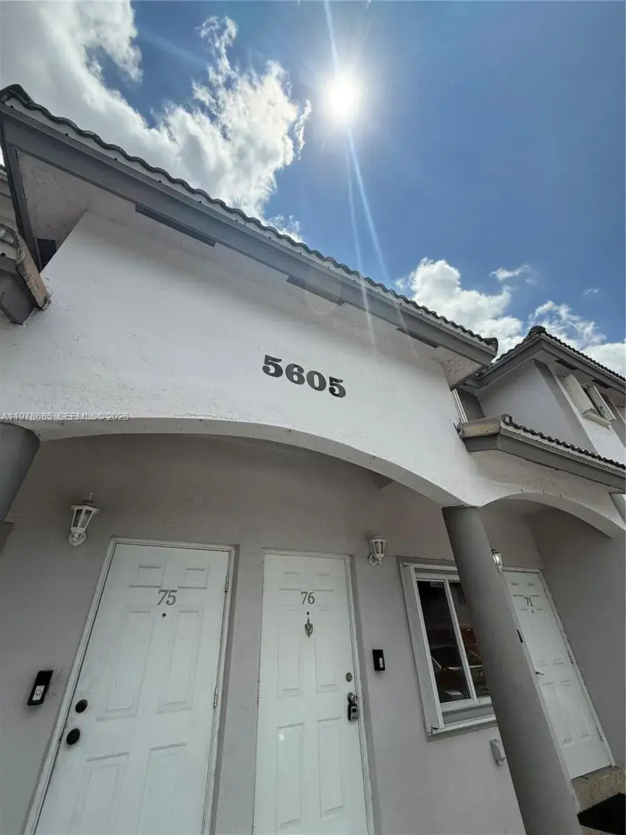 3 bedroom 2 bath Residential for sale at 5605 NW 109th Ave # 76, Doral FL 33178