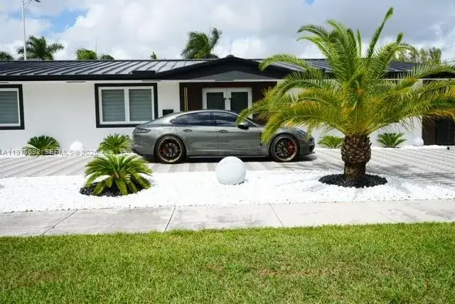4 bedroom 4 bath Residential for sale at 9351 SW 88th Ter, Miami FL 33176