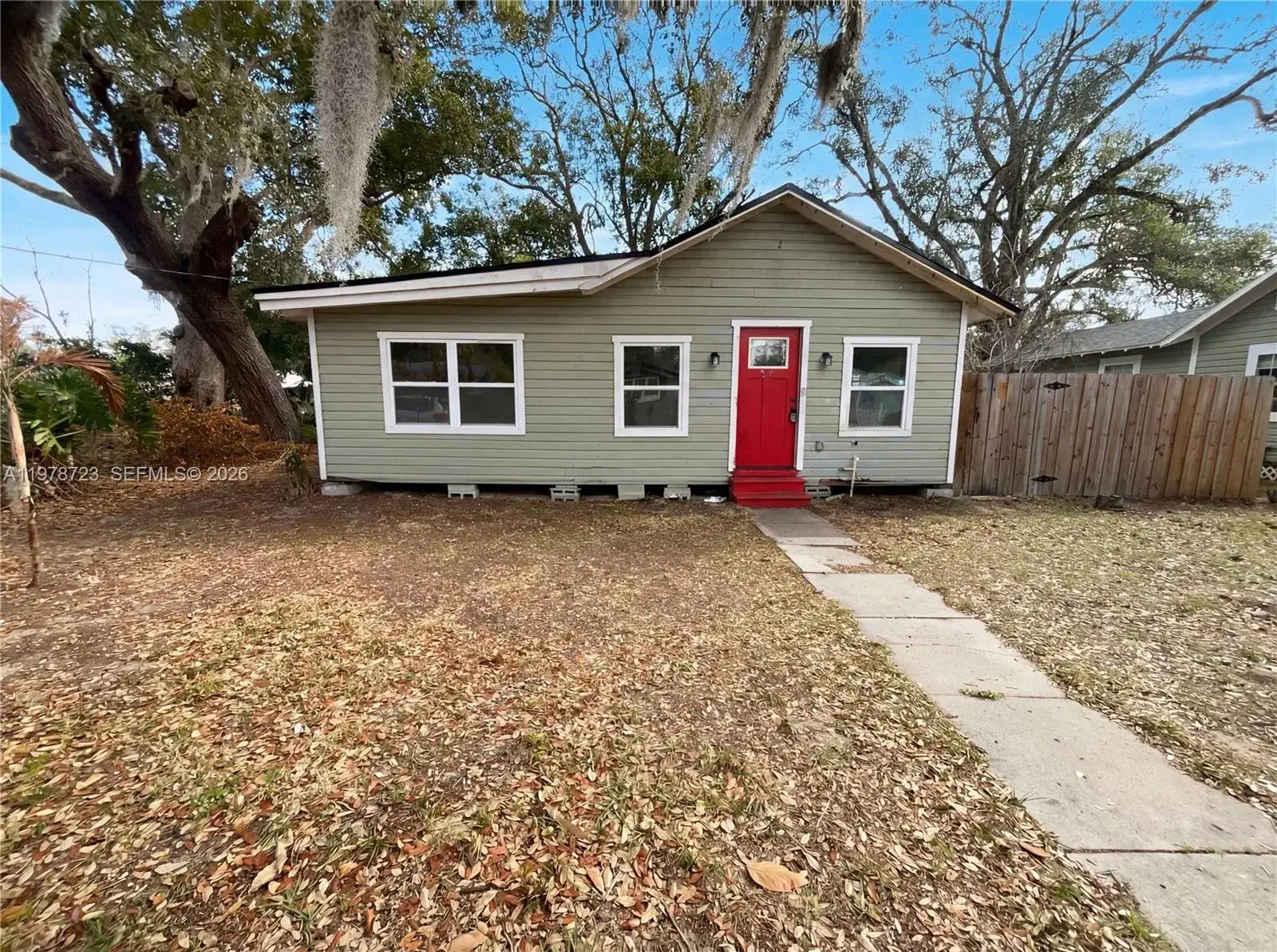 3 bedroom 2 bath Residential for sale at 244 S Rhodes, Mount Dora FL 32757
