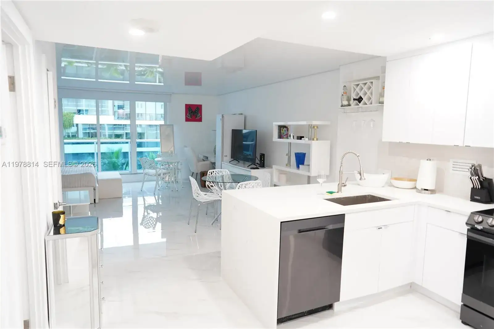 1 bath Residential Lease for rent at 2301 Collins Ave # 529, Miami Beach FL 33139