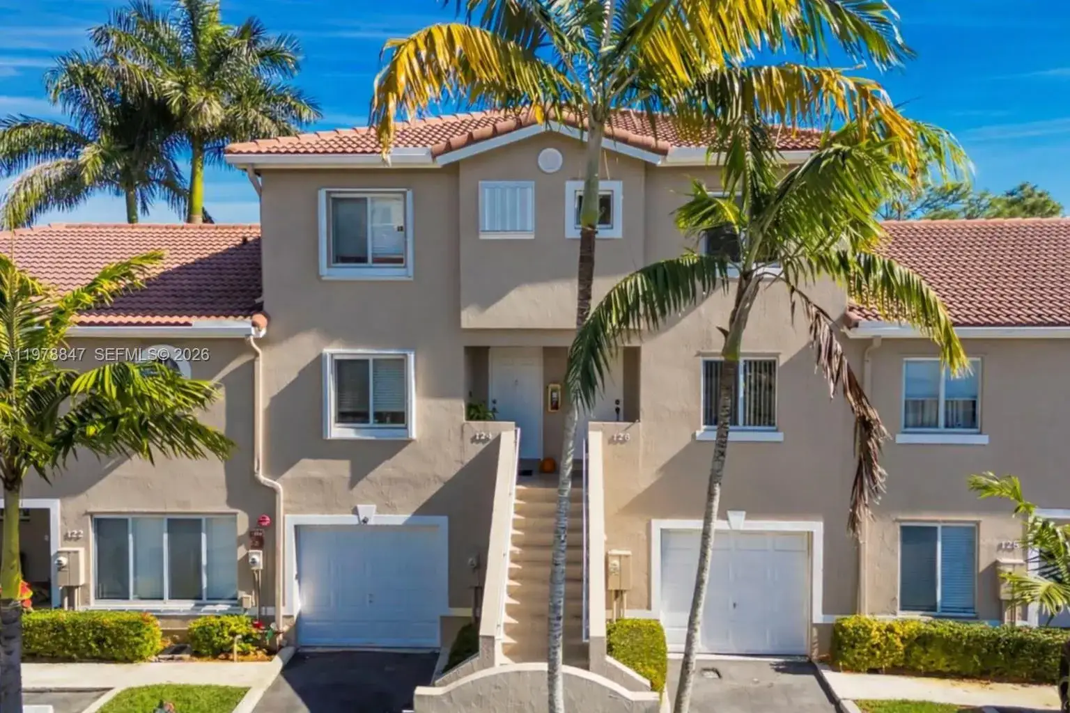 3 bedroom 3 bath Residential for sale at 126 Riviera Cir, Weston FL 33326
